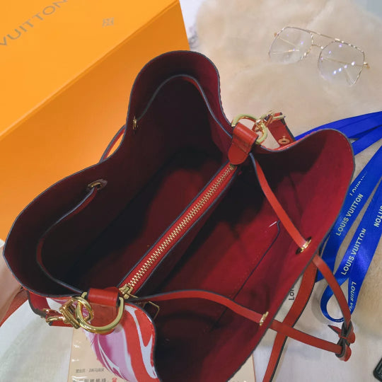 LOUIS VUITTON 26.0 X 26.0 X 17.5 CM ESCALE NÉONOÉ MONOGRAM BUCKET BAG