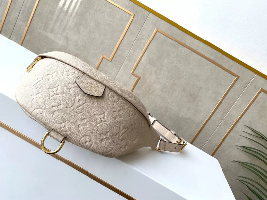 LOUIS VUITTON DISCOVERY BUMBAG