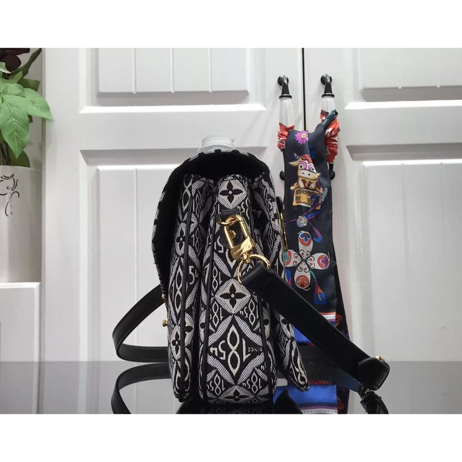 LOUIS VUITTON 25*19*7CM POCHETTE METIS HANDBAG
