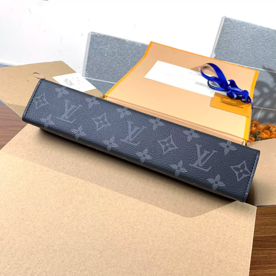 LOUIS VUITTON 26X20X5CM MONOGRAM ECLIPSE