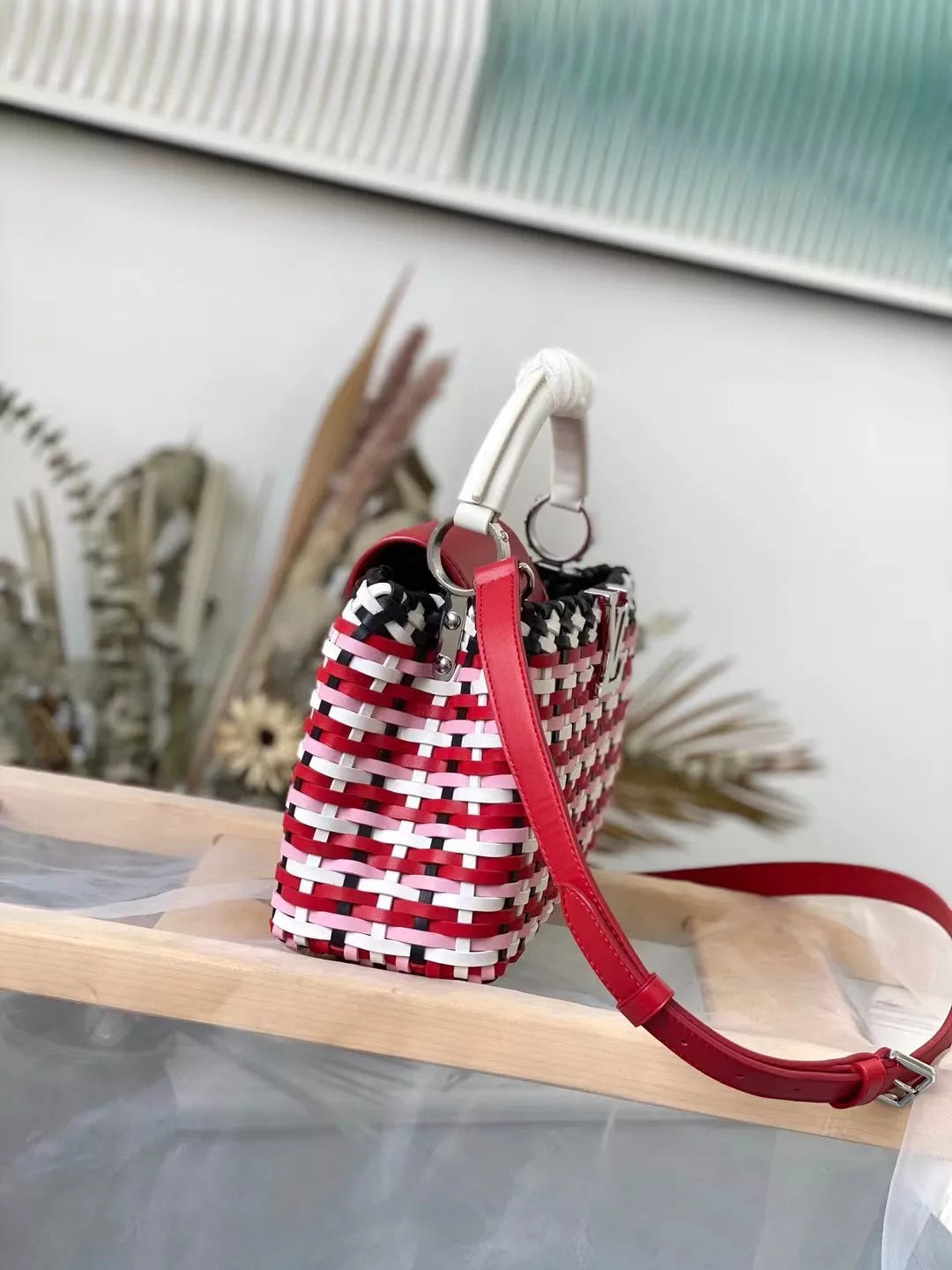 LOUIS VUITTON CAPUCINES LV HAND BAGS 2 COLOR AVAILABLE