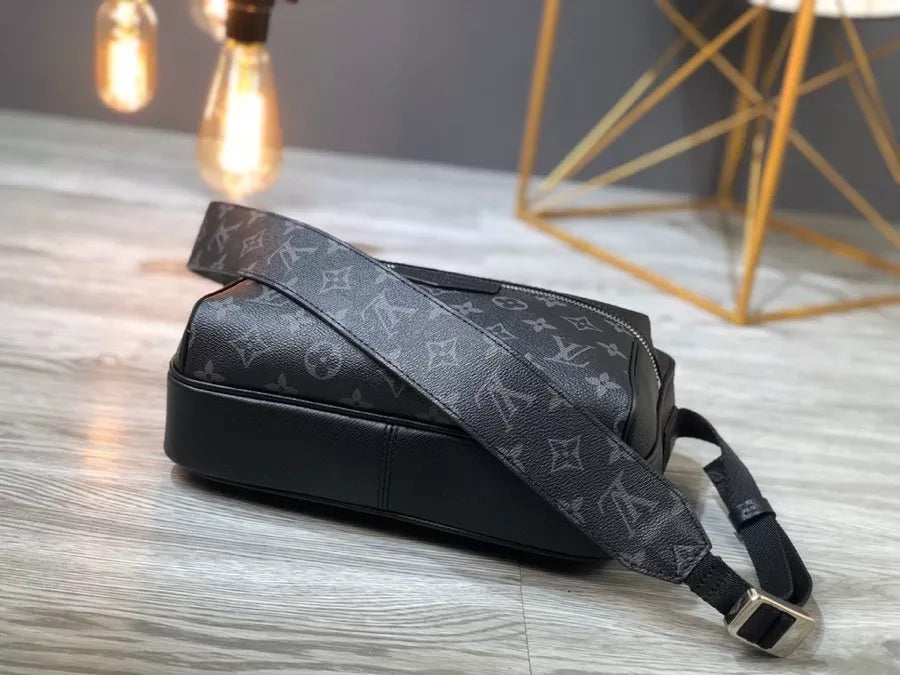 LOUIS VUITTON 29.5×20×10.5CM  LV OUTDOOR