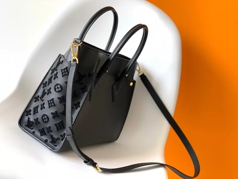 LOUIS VUITTON 30.5*24.5*14CM ON MY SIDE HANDBAG, CALF LEATHER + MONOGRAM CANVAS