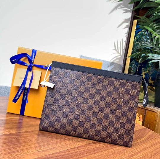 LOUIS VUITTON 27×20×3CM POCHETTE VOYAGE