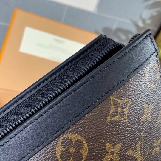 LOUIS VUITTON 26X20X5CM MONOGRAM ECLIPSE