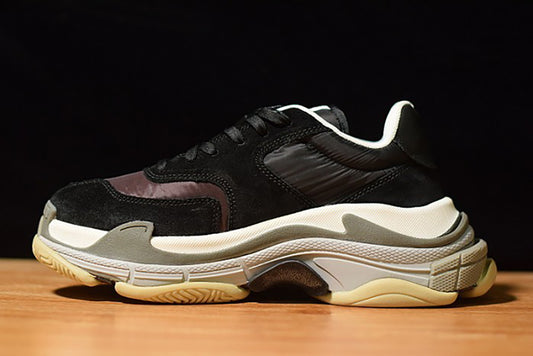 BALENCIAGA TRIPLE S BLACK BURGUNDY
