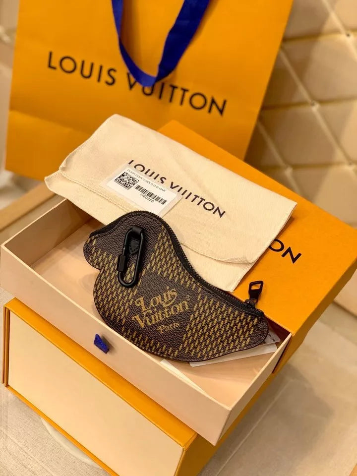 LOUIS VUITTON 10.5 X 17.0 X 1.0 CM DUCK DUCK WALLET BAG