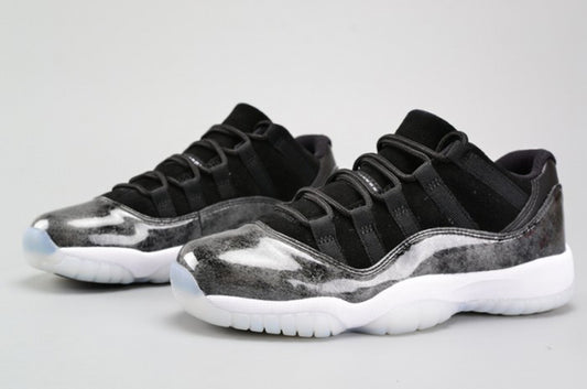 AIR JORDAN 11 RETRO LOW "BARONS BLACK WHITE SILVER" (GS)