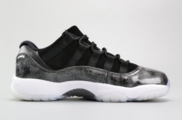 AIR JORDAN 11 RETRO LOW "BARONS BLACK WHITE SILVER" (GS)