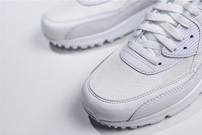 NIKE AIR MAX 90 ESSENTIAL "TRIPLE WHITE"