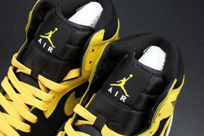 AIR JORDAN 1 RETRO MID "NEW LOVE"