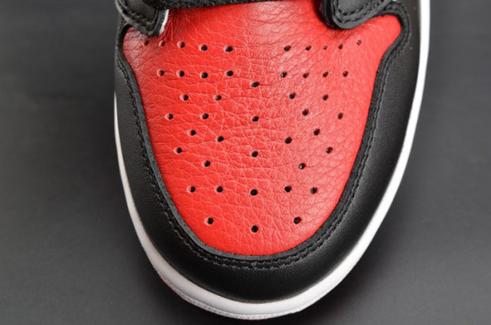 AIR JORDAN 1 RETRO HIGH OG "BANNED BRED"