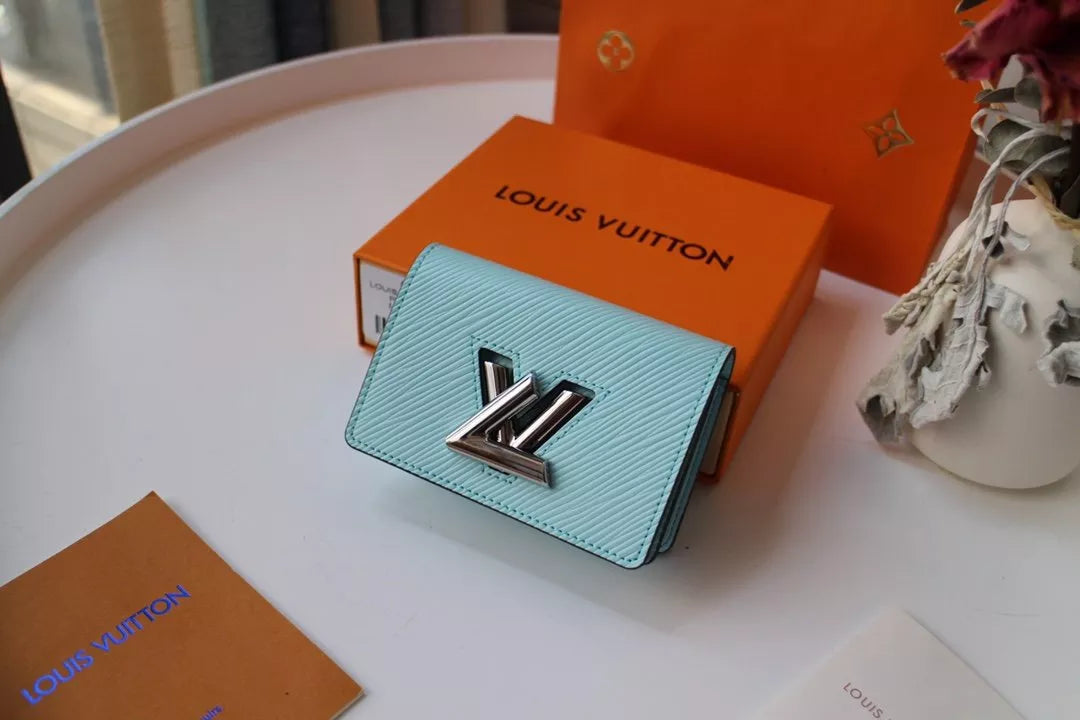 LOUIS VUITTON 10.5 x 7.0 x 3.0 CM MULTICARTES BAG