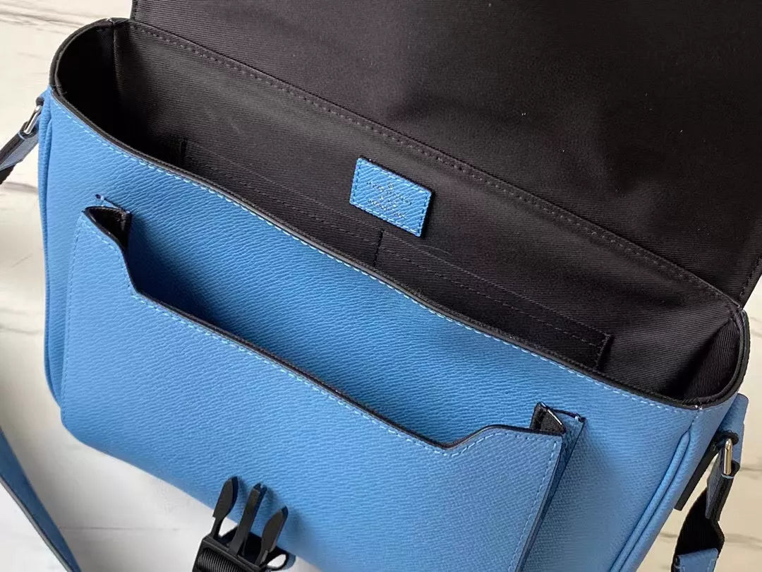 LOUIS VUITTON 29 X 23 X 11.5 CM NEW MESSENGER