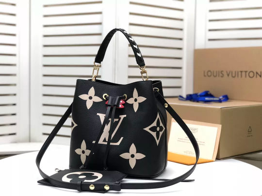LOUIS VUITTON 26X26X17.5CM CRAFTY NÉONOÉ MM