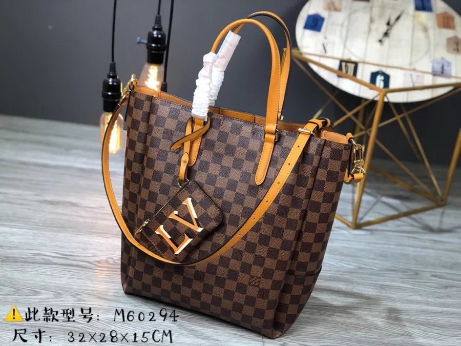 LOUIS VUITTON 32×28×15CM EONOE