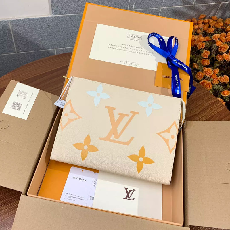 LOUIS VUITTON 25 X 20 X 5.5CM BY THE POOL CRAFTY 26 MONOGRAM