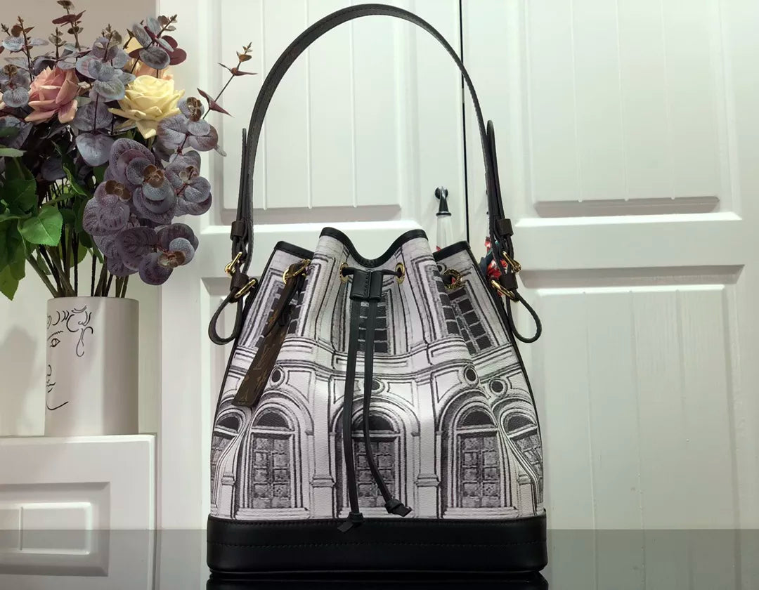 LOUIS VUITTON 26X17·5X27CM BUCKET BAGS