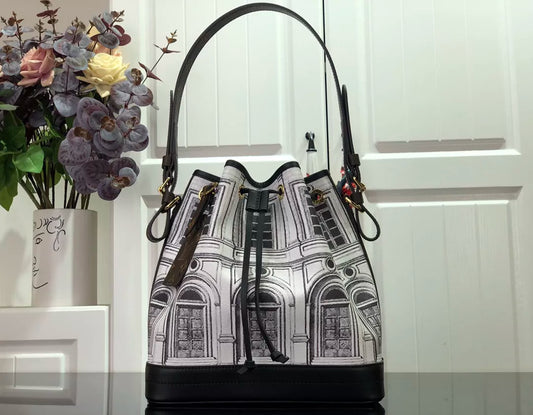 LOUIS VUITTON 26X17·5X27CM BUCKET BAGS