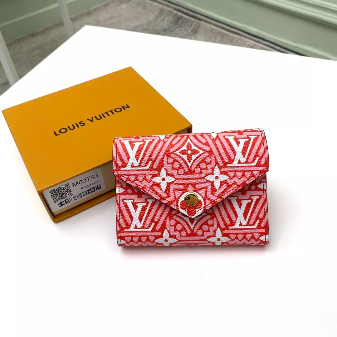 LOUIS VUITTON 12.0 X 9.5 X 1.5 CM CRAFTY VICTORINE BAG