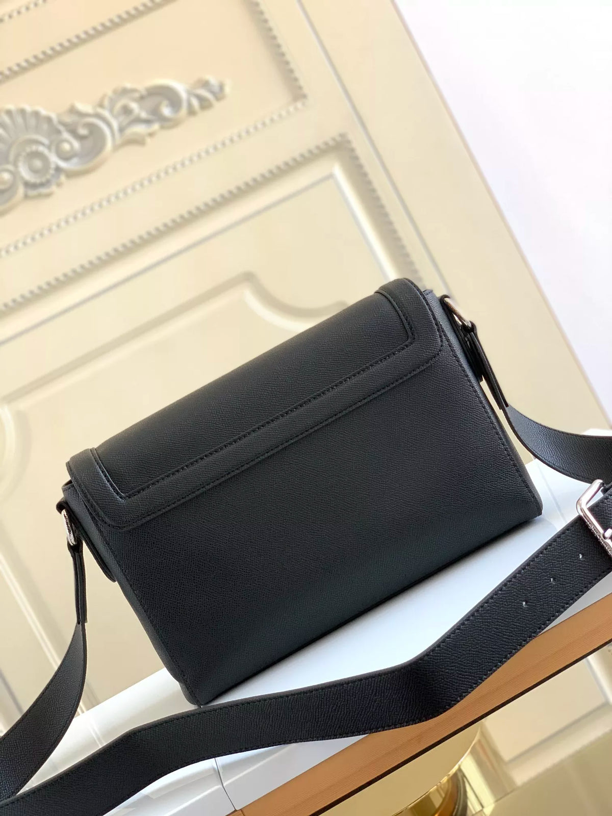 LOUIS VUITTON 28.3*18.3*4.3CM NEW FLAP POSTMAN BAG, TAGA EMBOSSED LEATHER