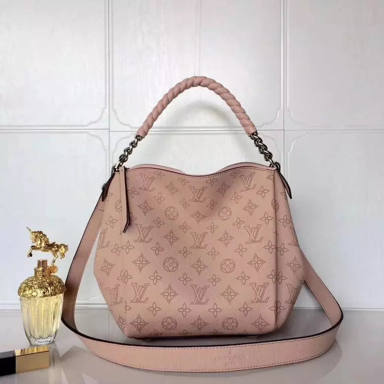 LOUIS VUITTON 24.0 X 24.0 X 14.0 CM BABYLONE CHAIN BB