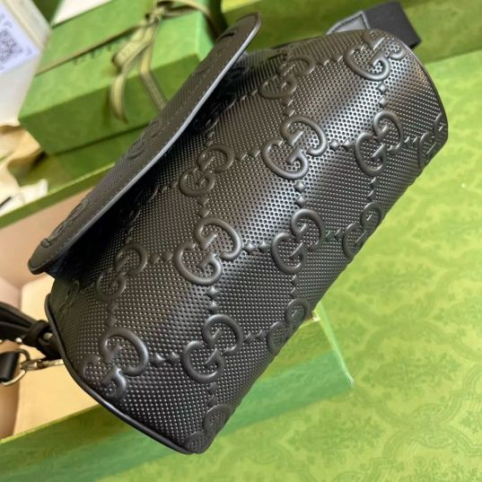 LOUIS VUITTON  20×16×7CM EMBOSSED WHOLE SKIN