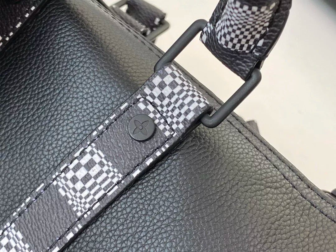 LOUIS VUITTON 20*10*5CM KEEPALL NANO ZOOOOM WITH FRIEND
