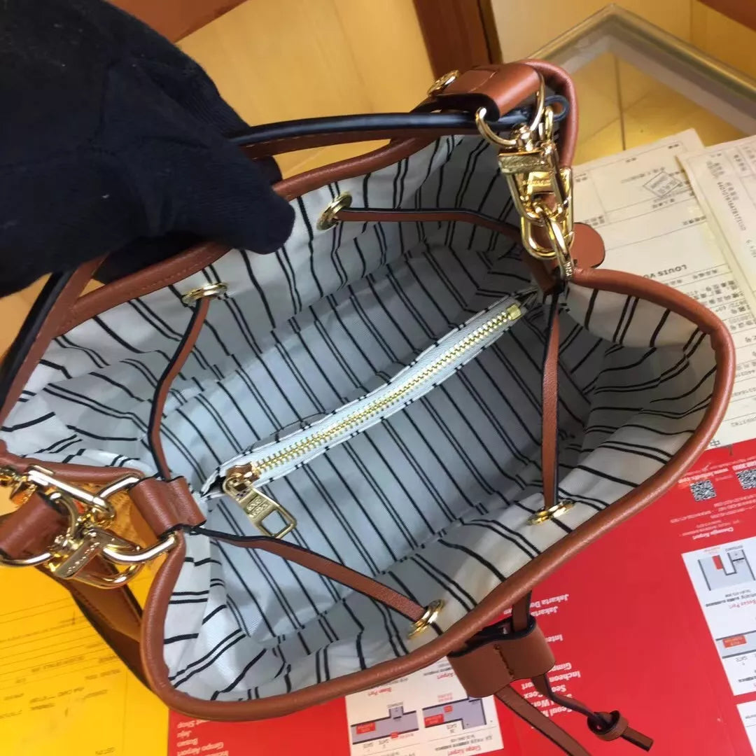 LOUIS VUITTON 26 X 26 X 17.5 CM 2COLORS MM BUCKET MONOGRAM RAFFIA