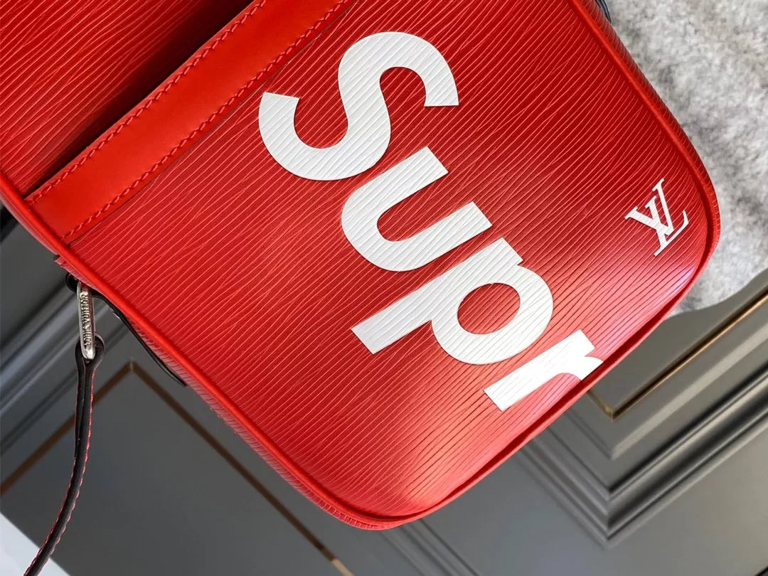 LOUIS VUITTON 22 X 16 X 7CM SUPREME CO BRANDED SATCHEL, COWHIDE