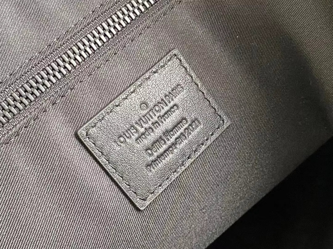 LOUIS VUITTON 36 X 36 X 9 CM SAC PLAT LV HAND BAGS
