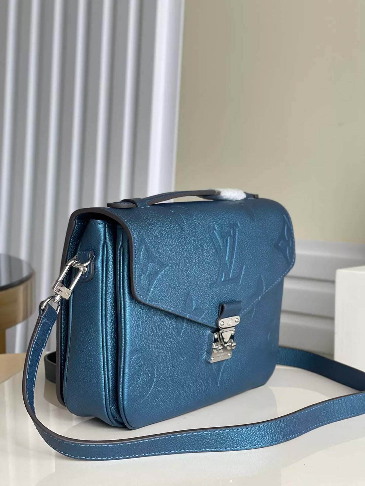 LOUIS VUITTON 25.0 X 19.0 X 7.0 CM POCHETTE METIS MONOGRAM EMPREINTE