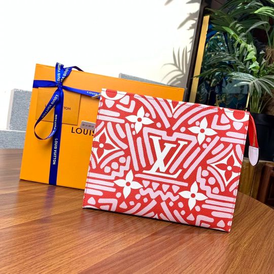 LOUIS VUITTON 25.0 X 20.0 X 5.5 CM RED CRAFTY MONOGRAM GIANT