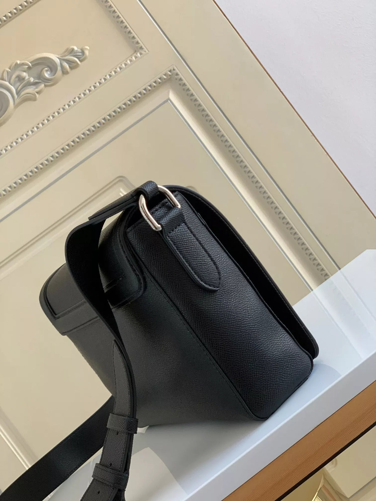 LOUIS VUITTON 28.3*18.3*4.3CM NEW FLAP POSTMAN BAG, TAGA EMBOSSED LEATHER