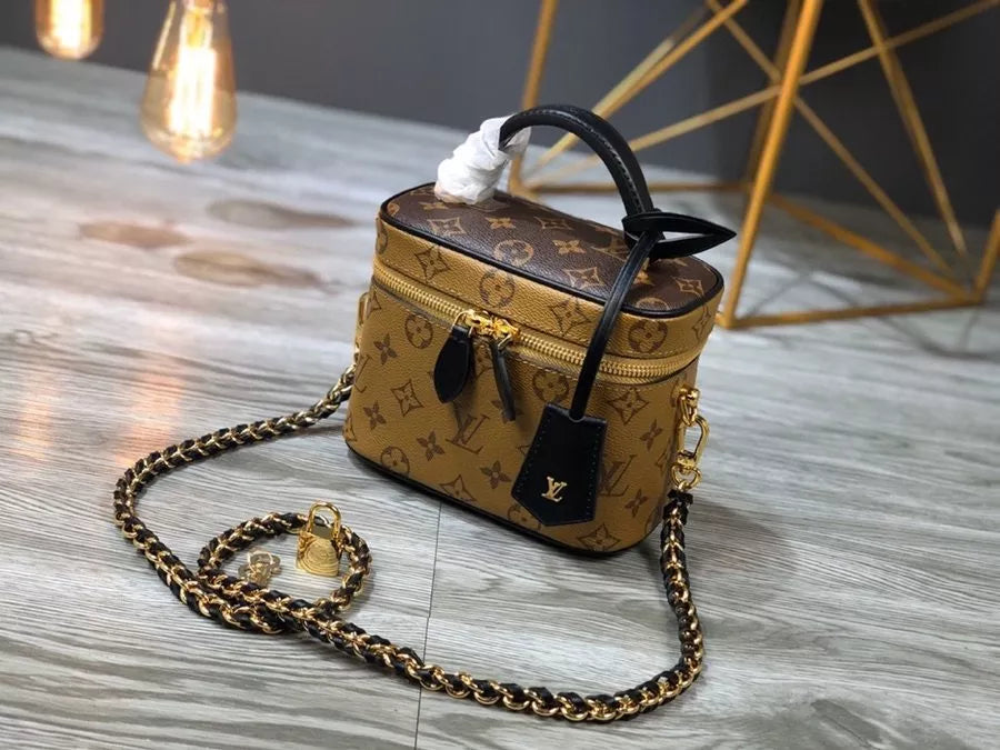 LOUIS VUITTON 14×19×10CM CANNES BAG