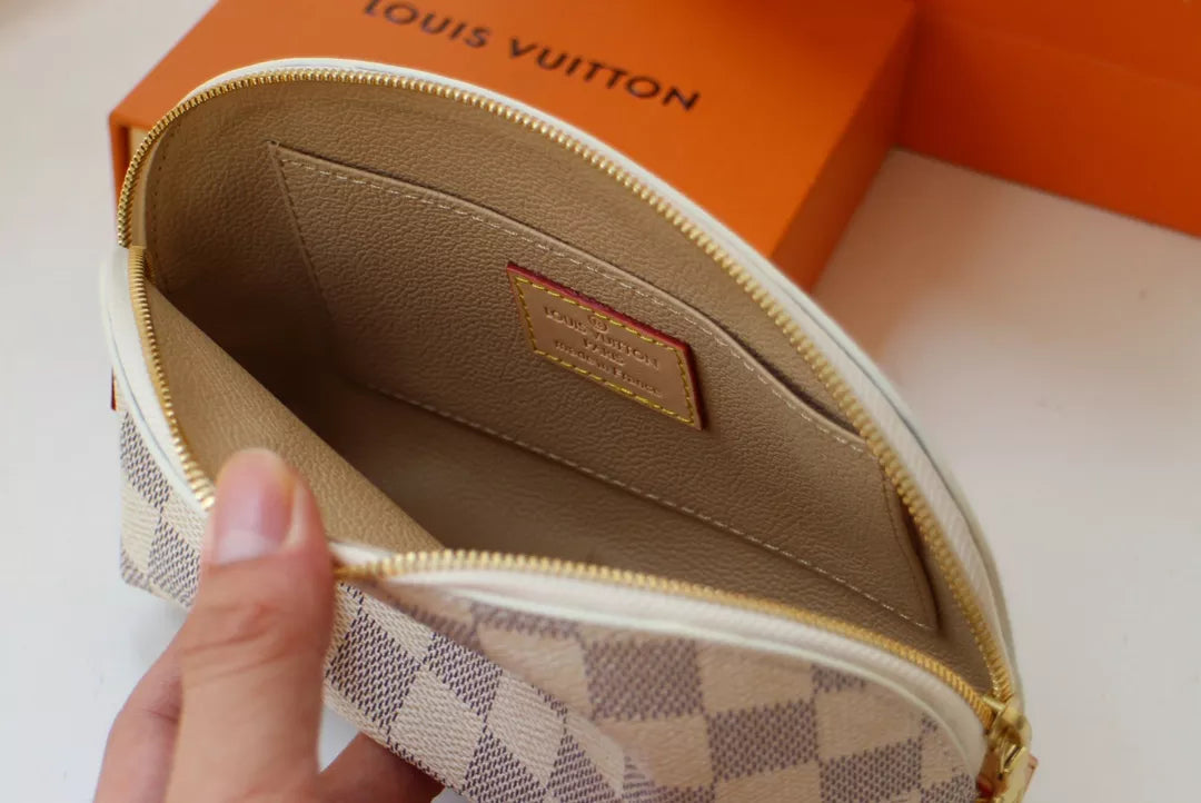 LOUIS VUITTON 17*12*6CM MONOGRAM VANITY BAG