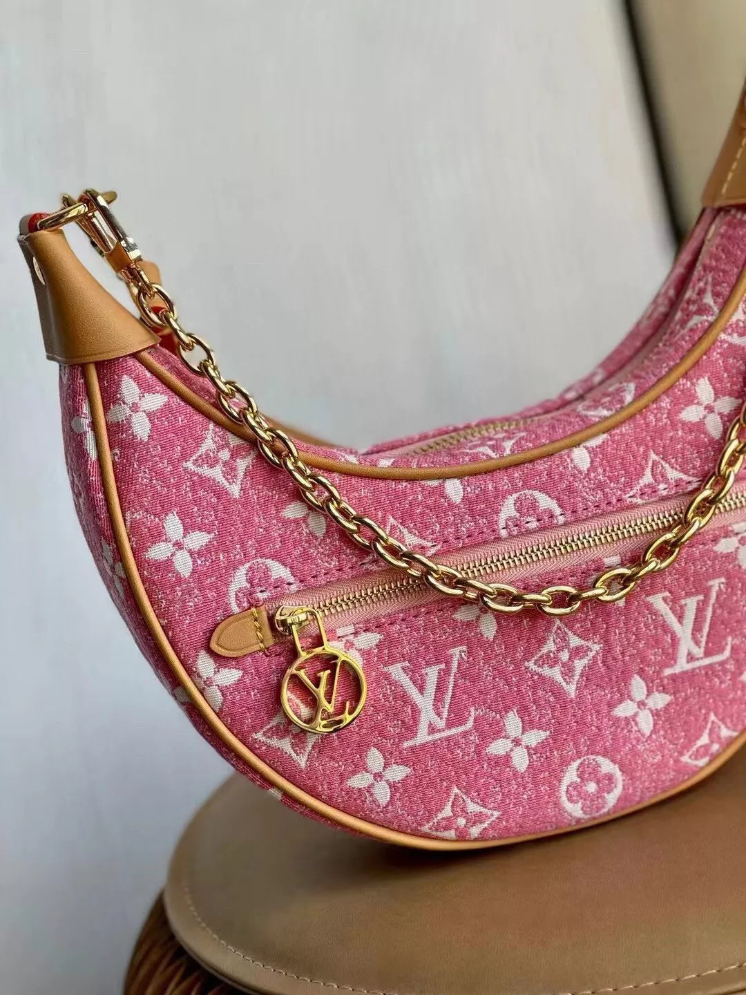 LOUIS VUITTON 24*22*6CM HALF MOON SHAPED STAFF BAG, MONOGRAM CANVAS + LEATHER