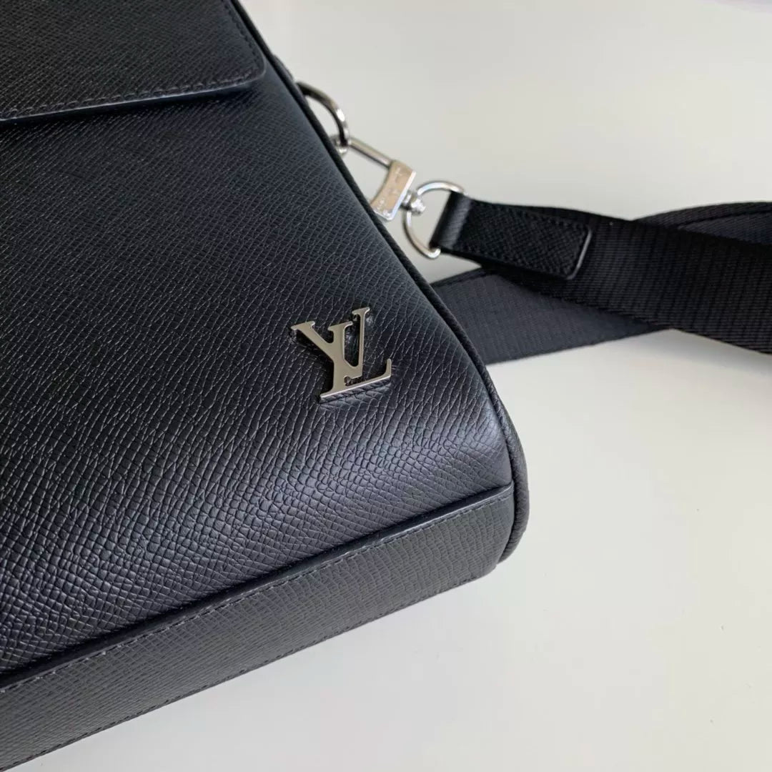 LOUIS VUITTON 38.0 X 29.5 X 7.0 CM ALEX BAG