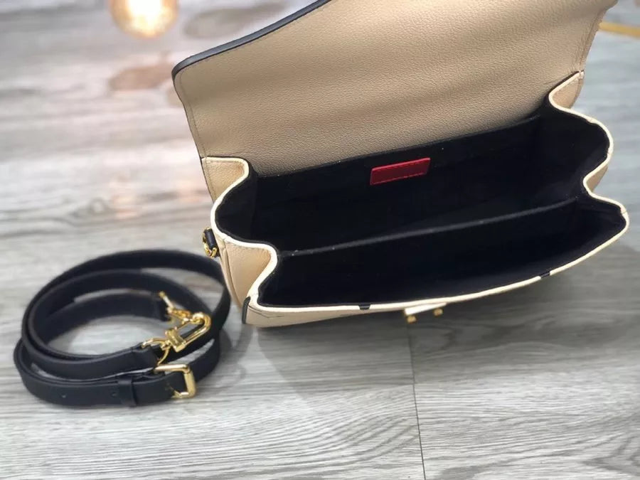 LOUIS VUITTON 25×19×7CM CRAFTY POCHETTE MÉTIS BAG