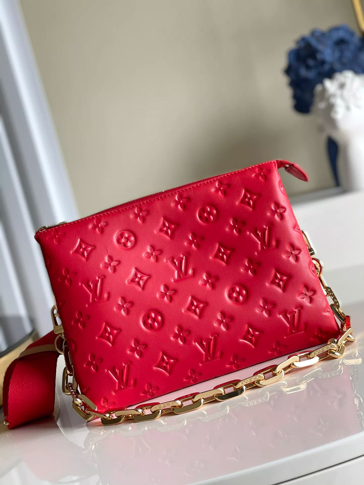 LOUIS VUITTON 20x26x12CM COUSSIN BAG