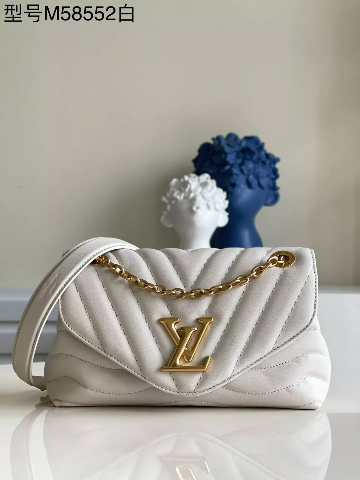 LOUIS VUITTON 24X14X9CM LV NEW WAVE