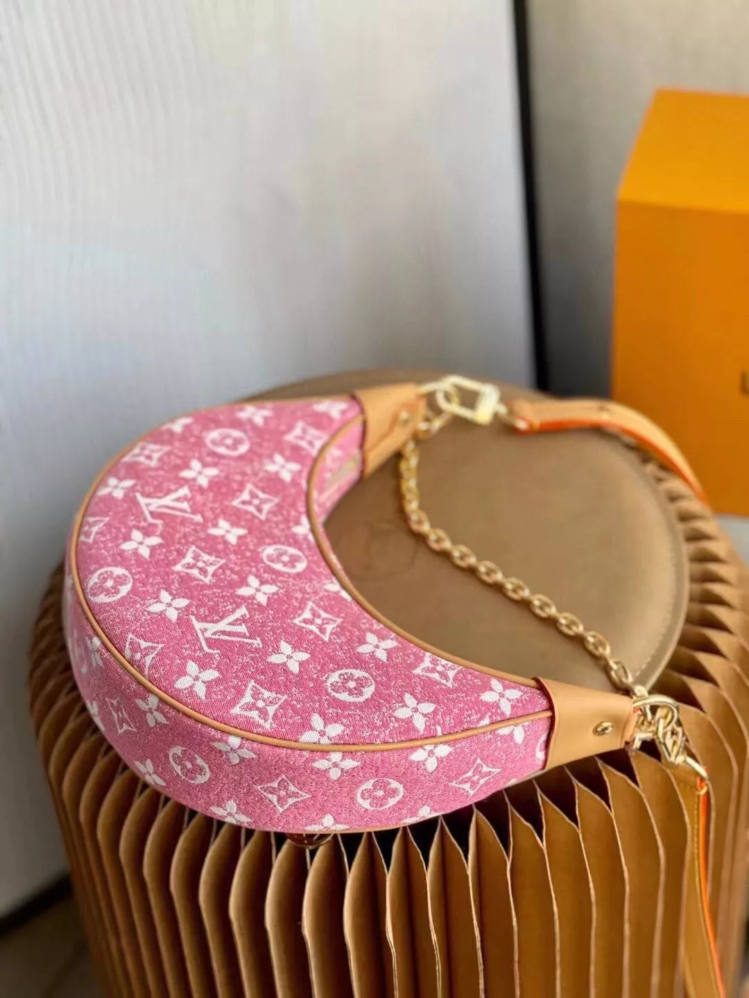 LOUIS VUITTON 24*22*6CM HALF MOON SHAPED STAFF BAG, MONOGRAM CANVAS + LEATHER