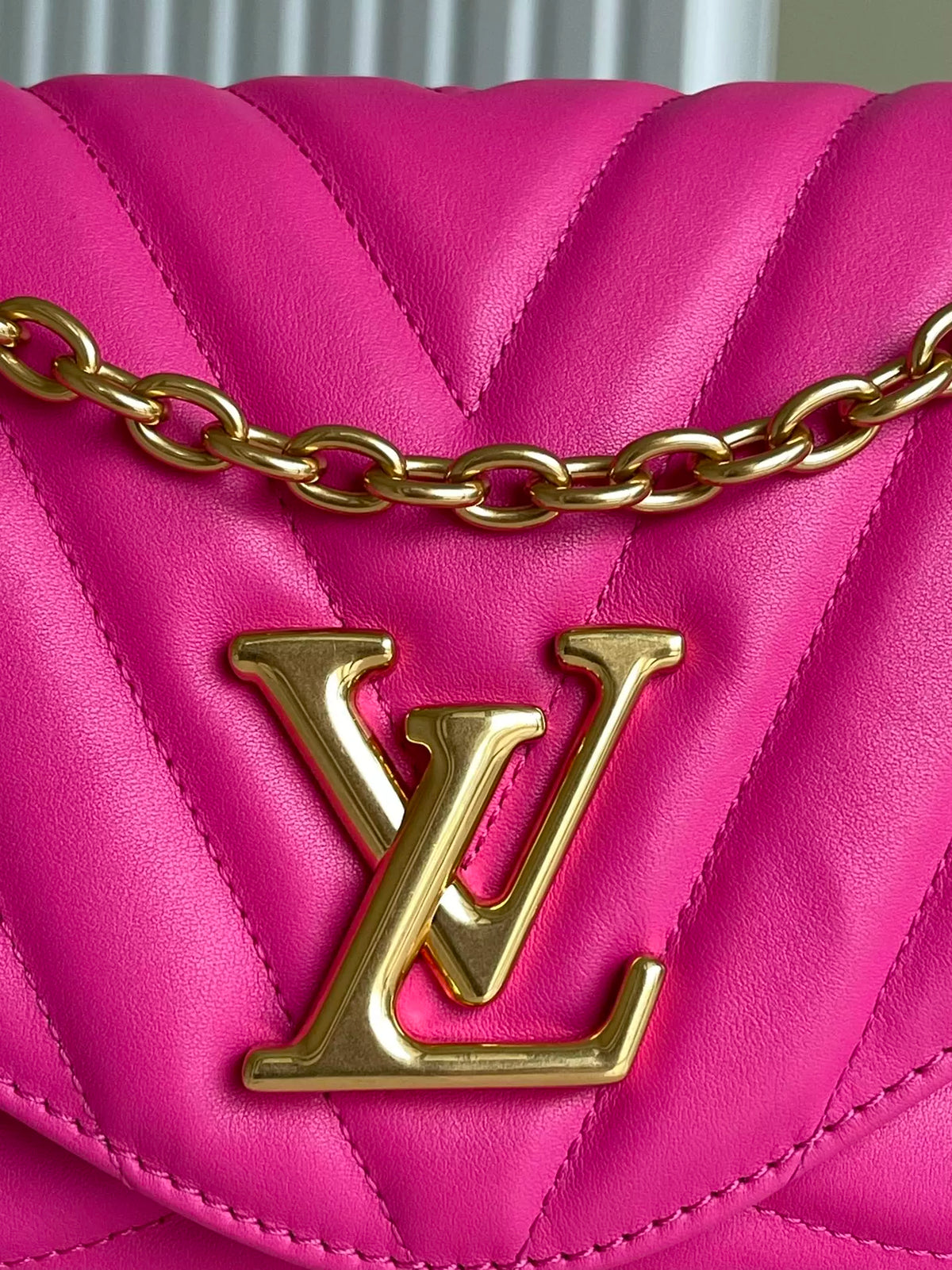 LOUIS VUITTON 24X14X9CM LV NEW WAVE