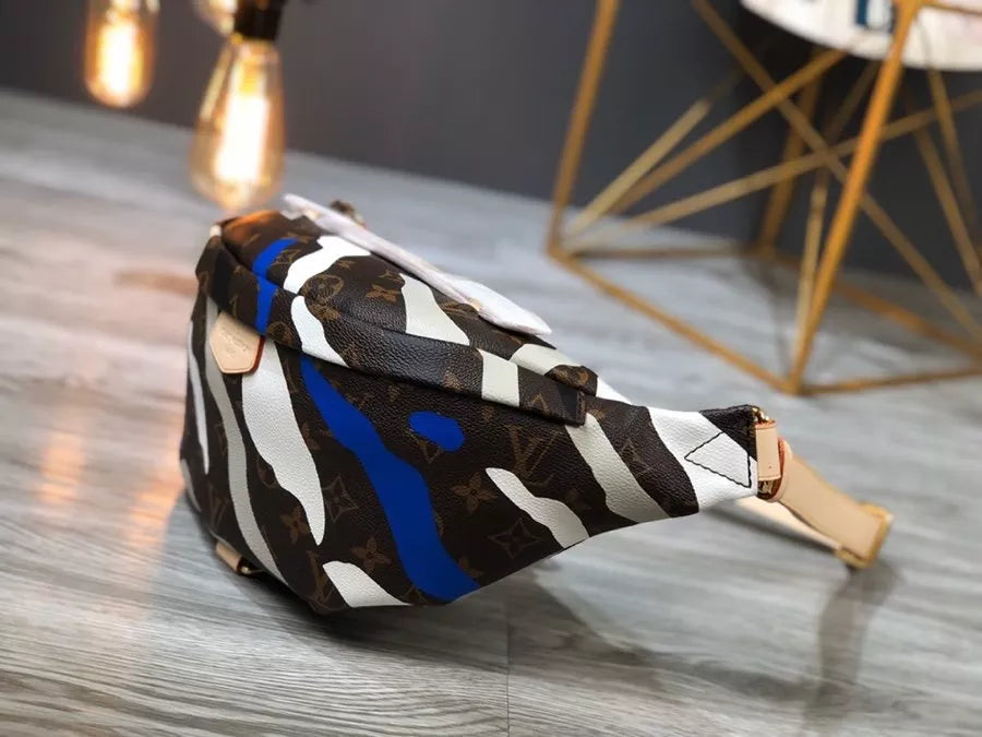 LOUIS VUITTON 33×16×3CM LOL BUMBAG
