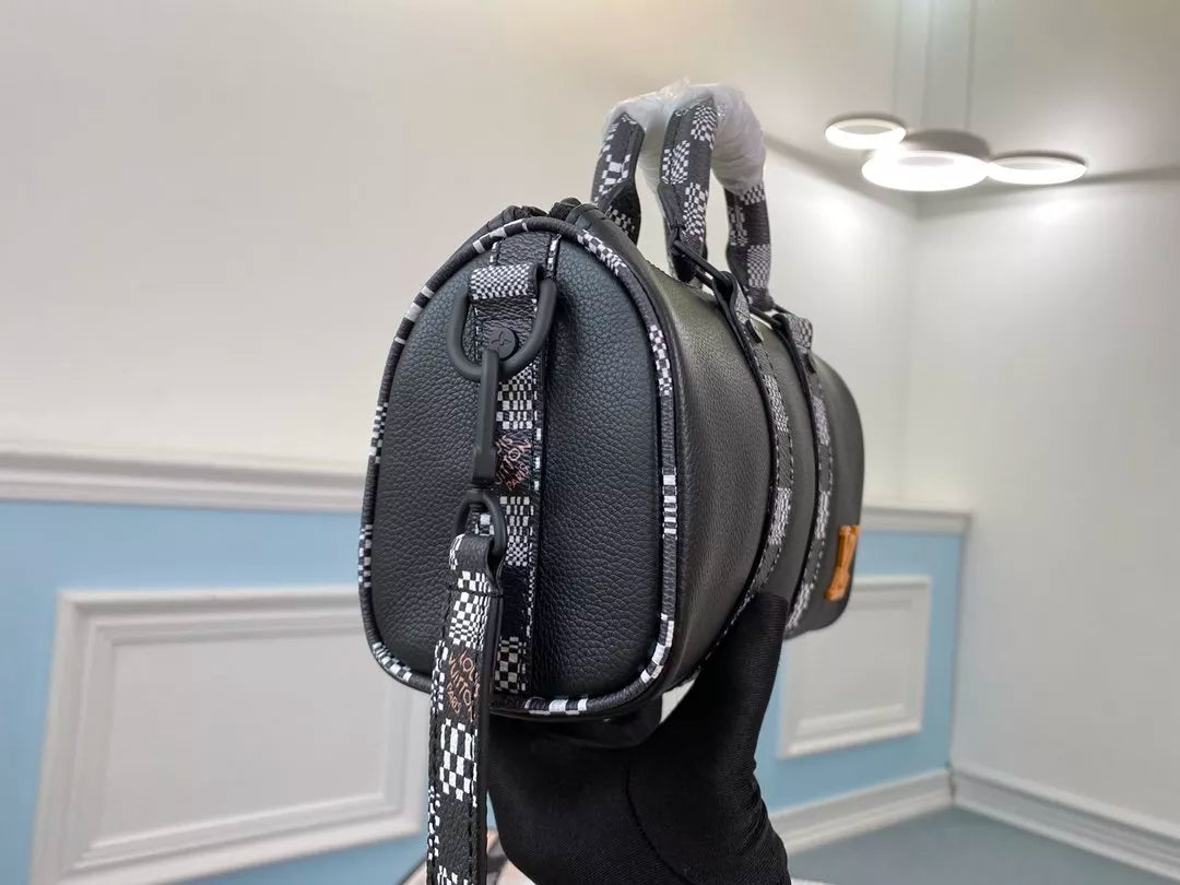 LOUIS VUITTON 20*10*5CM KEEPALL NANO ZOOOOM WITH FRIEND
