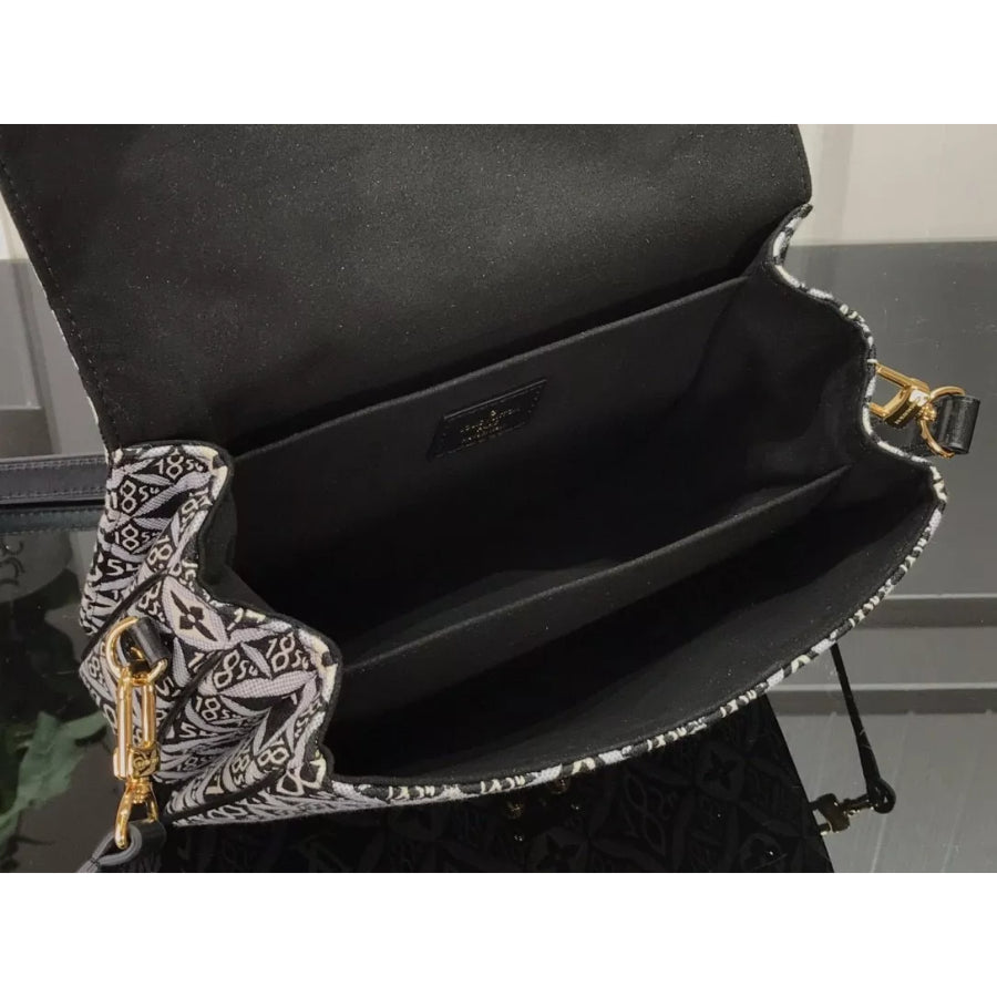 LOUIS VUITTON 25*19*7CM POCHETTE METIS HANDBAG