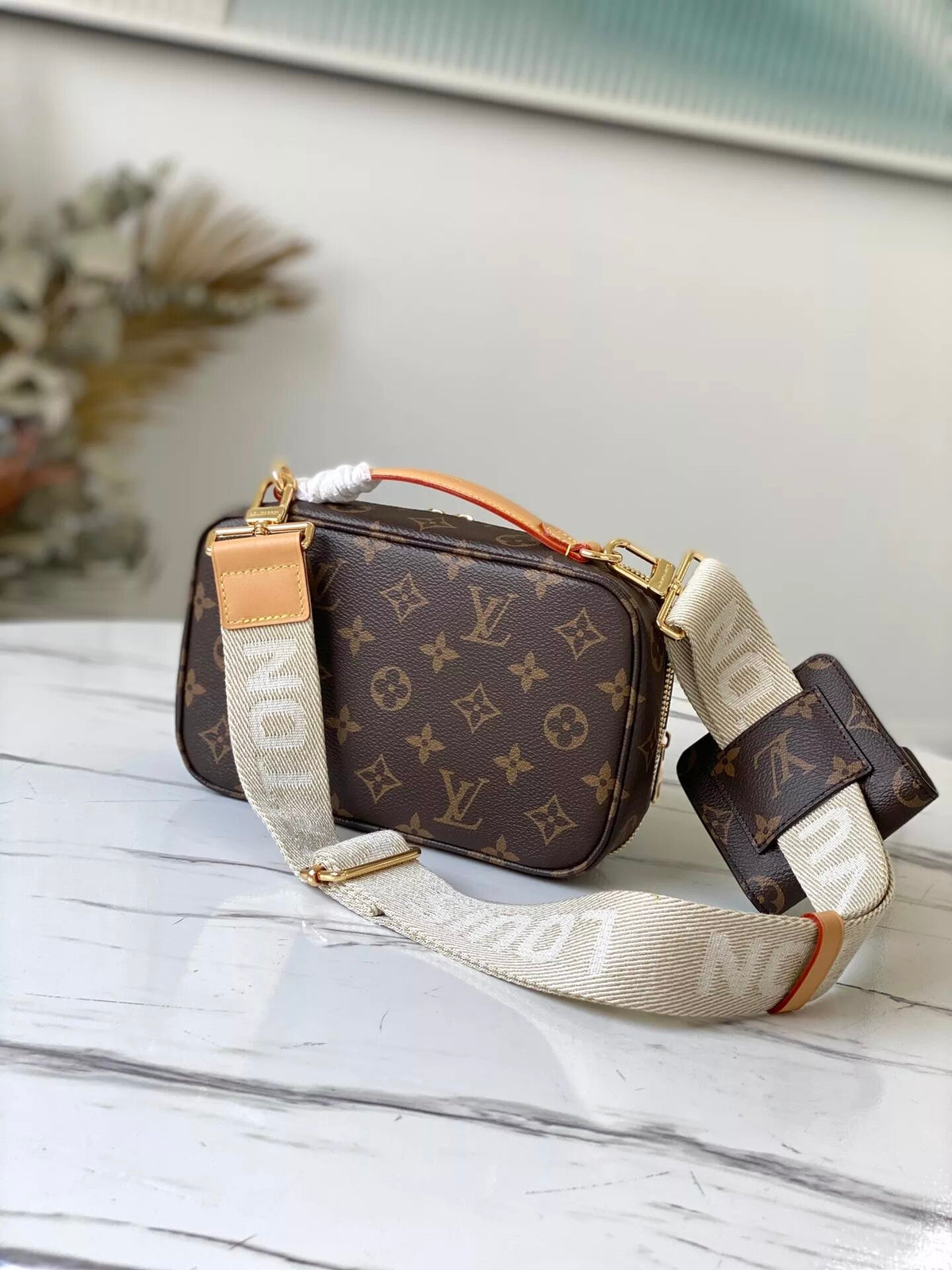 LOUIS VUITTON 18*11*10CM UTILITY CROSSBODY HANDBAG CAMERA BAG