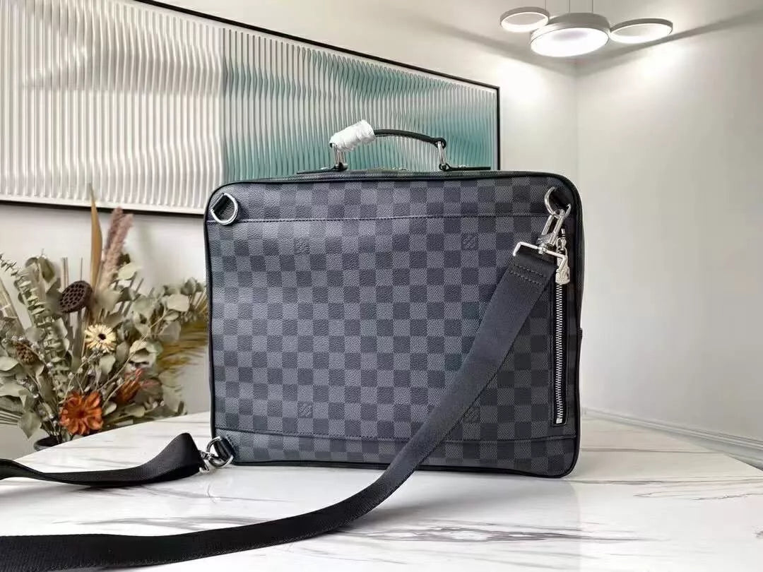 LOUIS VUITTON 29 X 38.5 X 11CM BRIEFCASE BACKPACK