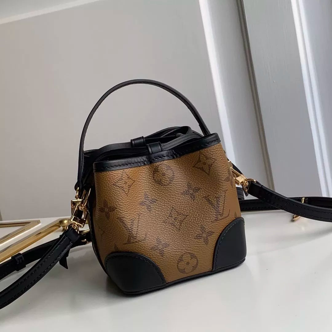 LOUIS VUITTON NOÉ PURSE BUCKET BAG