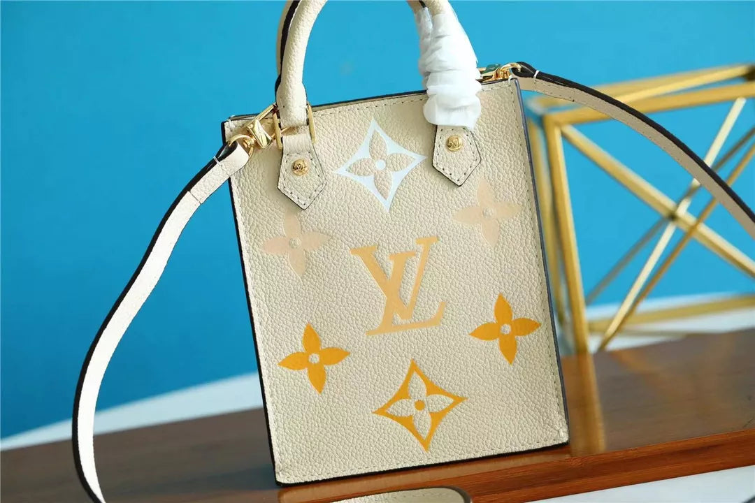 LOUIS VUITTON 14X17X5CM BY THE POOL PETIT SAC PLAT